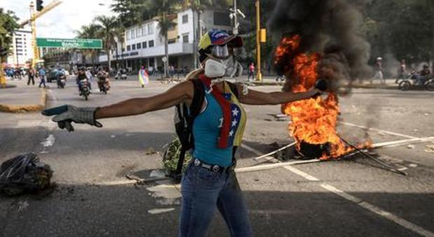 Venezuela, negoziati tra i Paesi dell'area per far dimettere Maduro