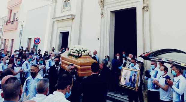 I funerali del sub Davide D'Alessandro (foto di Fabrizio Casto)