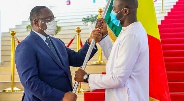Koulibaly dal presidente senegalese: «Che orgoglio ricevere la bandiera»