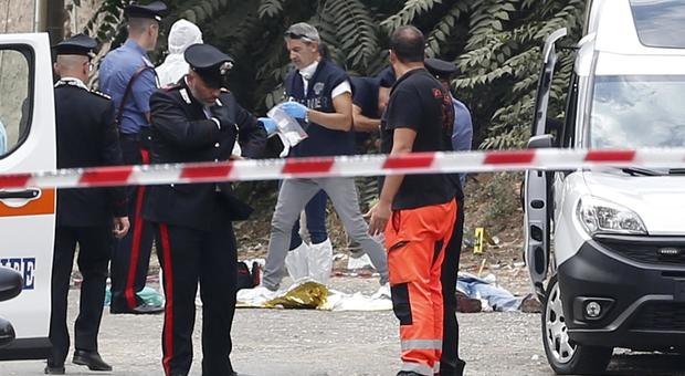 Roma, trovato un cadavere di un 40enne tra i cassonetti. Fermato un uomo di 66 anni per omicidio