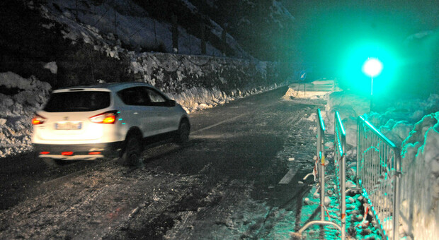 Il tratto della strada 251 della Val di Zoldo franata il 6 dicembre scorso e riaperta il 5 gennaio