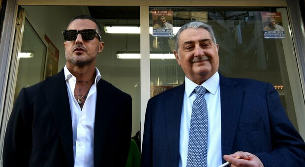Fabrizio Corona entra in politica, l'ex re dei paparazzi candidato a Catania con Lipera: «Prima dei 58 anni presidente del Consiglio»