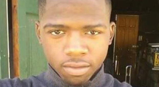 Los Angeles, un altro ragazzo nero ucciso dalla polizia, scoppia la protesta: «Aveva le mani alzate»