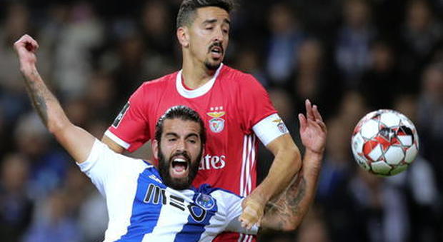 Covid, otto positivi in Portogallo: ci sono anche calciatori del Benfica