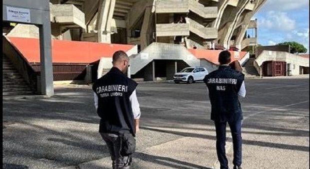 Carabinieri, blitz allo stadio Arechi