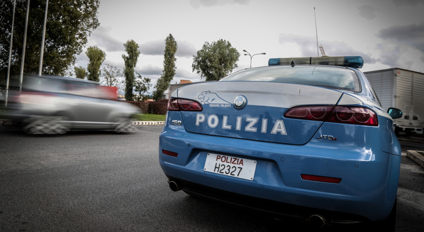 Roma, ragazza tenta il suicidio da Ponte Marconi: salvata da un poliziotto fuori servizio