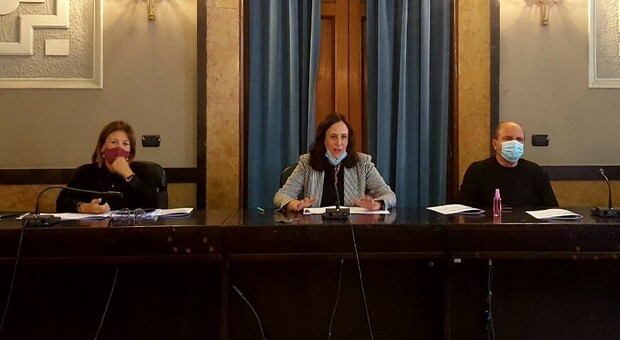 L'incontro di Sara Battisti nel salone di rappresentanza della Provincia di Frosinone