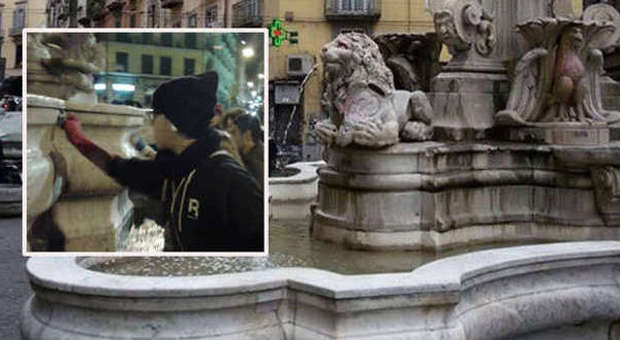Napoli. Olio di gomito e orgoglio, i cittadini ripuliscono la fontana di Monteoliveto