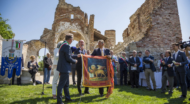 Bandiera di San Marco d'obbligo negli edifici statali: il Veneto rilancia la sfida