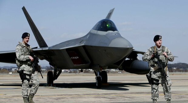 F-22 Raptor, il caccia Usa di quinta generazione che ha sparato il missile contro il pallone spia cinese