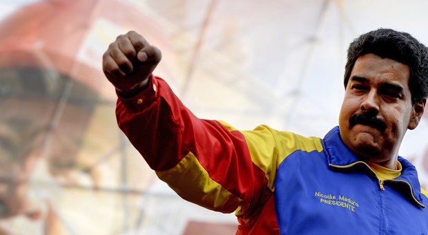 Il Venezuela muore al buio: per Maduro la colpa è di tutti, tranne che la sua