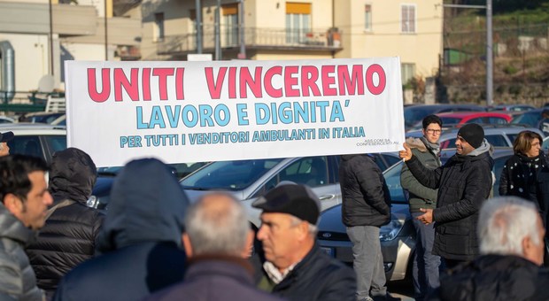 Avellino, l'Ana: «Mercato fermo risarcimento per gli ambulanti»