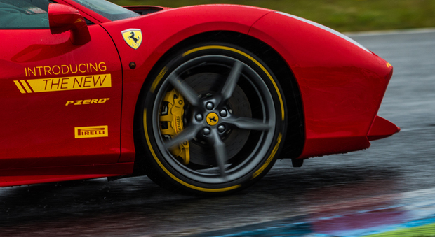 Il nuovo Pirelli P Zero montato su una Ferrari