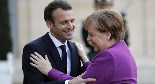 Macron a Merkel: «Il voto in Italia ha scosso l'Europa. Entro giugno una road map per rifondare l'Unione»