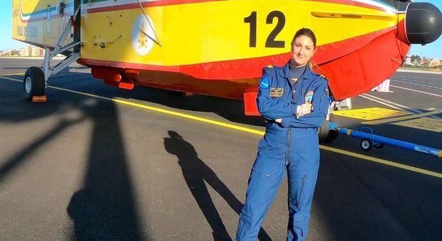 Giulia Grigoletti, pilota Canadair: «Spengo incendi come un uomo»