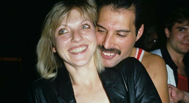 Mary Austin, età, vita privata e carriera. Chi è la fidanzata storica di Freddie Mercury? Stasera in tv Bohemian Rhapsody
