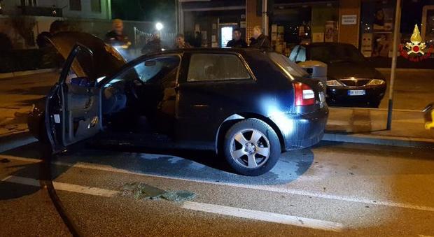 immagine Chioggia. ​Parcheggia l'Audi A3 lungo la strada: dopo poche ore è avvolta dalle fiamme