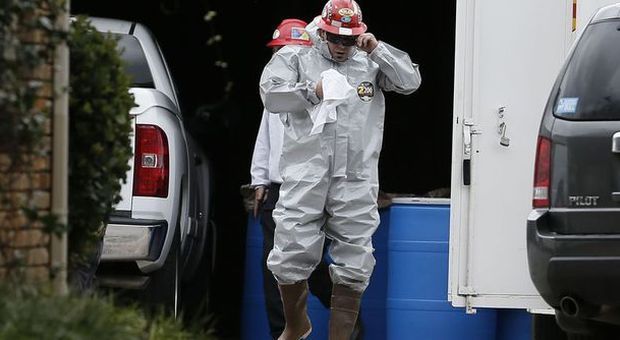Ebola, salgono a quasi novemila i ricoverati: la metà ha perso la vita