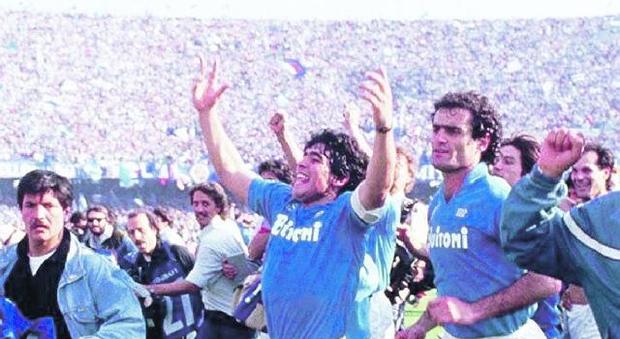 Maradona, dalla fuga da Barcellona ai trionfi col Napoli: le vite di Diego