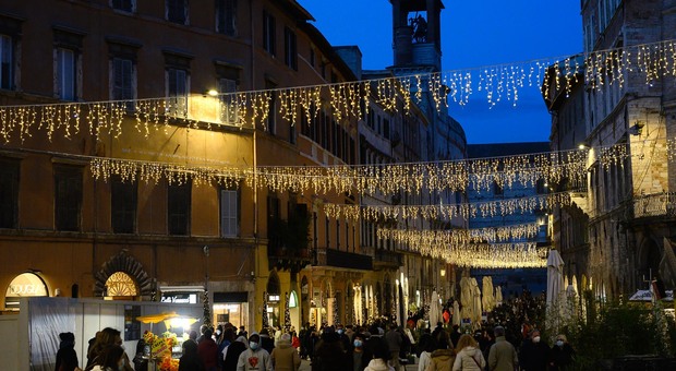 L’Umbria studia il ritorno al giallo, verso l’ok allo shopping nel weekend