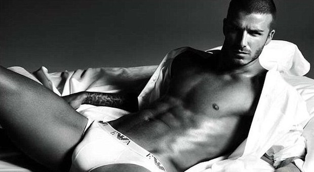David Beckham in una foto pubblicitaria per Armani