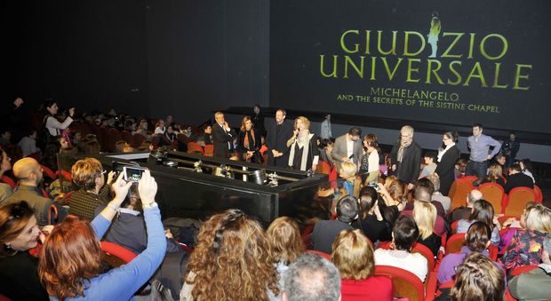 Roma, il live show sul Giudizio universale incanta gli studenti all'Auditorium della Conciliazione