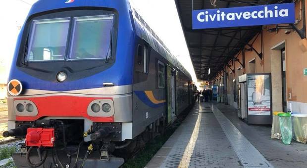 Civitavecchia-Roma, i pendolari evitano il sovraffollamento via chat