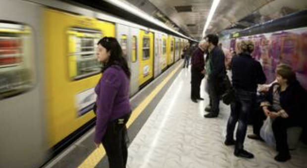 Napoli metropolitana Linea 1, nuovo treno entra in circolazione