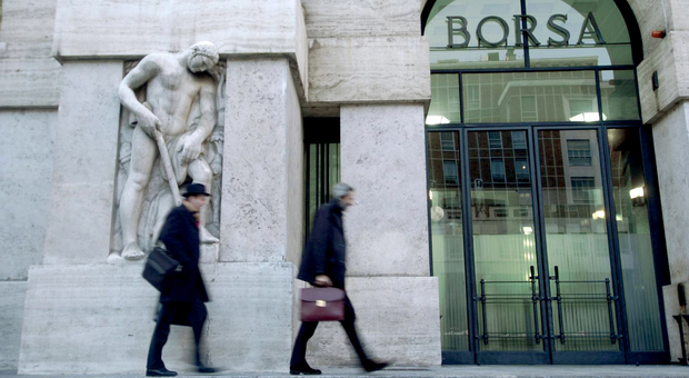 Borsa Milano sfiora i 30mila punti, rialzo record del 26,24% da inizio anno: meglio hanno fatto solo il Nasdaq e Tokyo