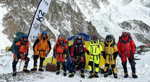 Save The Duck arriva in vetta grazie all’alpinista e sherpa Mingma Tenzi
