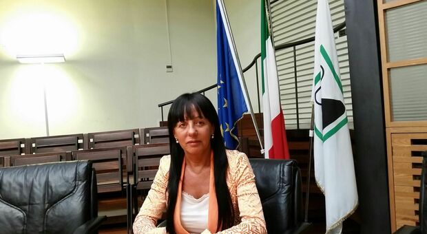 Sparite tre bandiere nell'ufficio del capogruppo regionale Jessica Marcozzi (FI): denuncia ai carabinieri