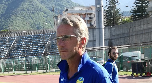 L'allenatore Mario Di Nola