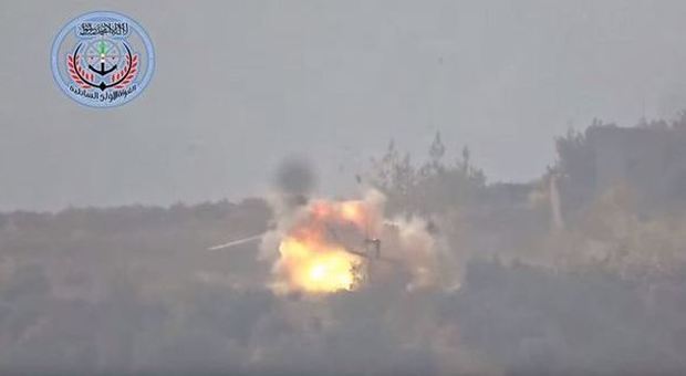 Siria, ribelli anti Assad abbattono elicottero russo: morto il pilota Video