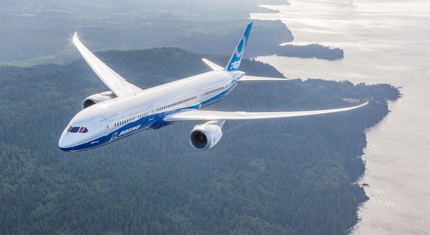 "Il motore dell'aereo potrebbe spegnersi in volo": allarme sul Boeing