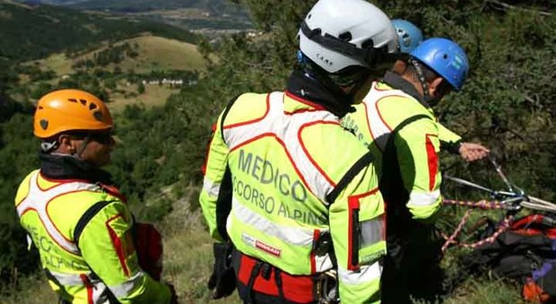 Disperso da mercoledì, 70enne viene ritrovato vivo nei boschi dal Soccorso Alpino