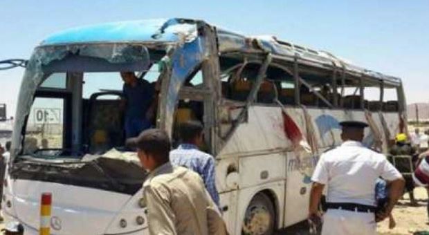 immagine L'Isis attacca un bus di pellegrini copti, sette morti in Egitto
