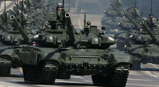 Ucraina, carri armati russi attraversano il confine nella notte