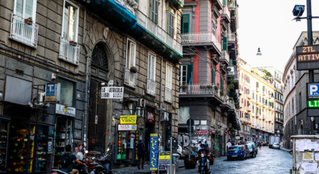 Multe pazze a Napoli, approvata la delibera che cancella tutto: «Evitato ogni danno ai cittadini ignari»
