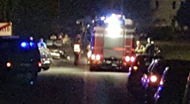 A casa in scooter dopo la messa Scontro con un'auto, muore a 16 anni