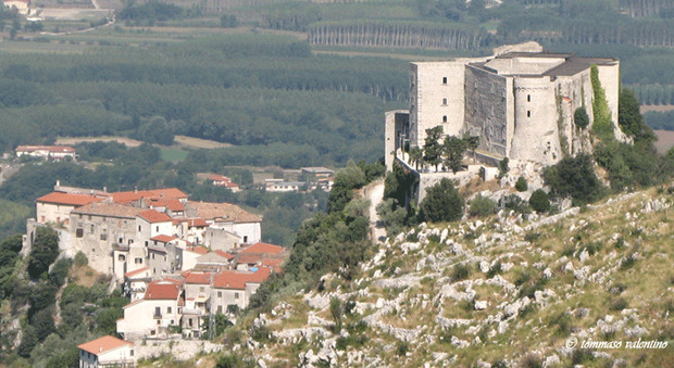 Rocca d'Evandro con solo 3mila abitanti 95 positivi: verso zona rossa
