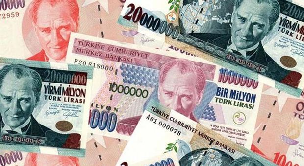 Turchia, banca centrale alza tassi di sei punti e fa volare la lira