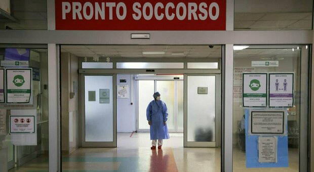 Ragazza rifiuta cure dopo l'incidente: «Non voglio una dottoressa straniera». Caos in Pronto soccorso