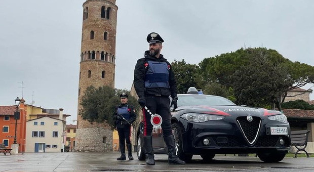 Spaccio sul litorale, blitz antidroga dei Carabinieri: 29 perquisizioni, tre giovani trevigiani arrestati