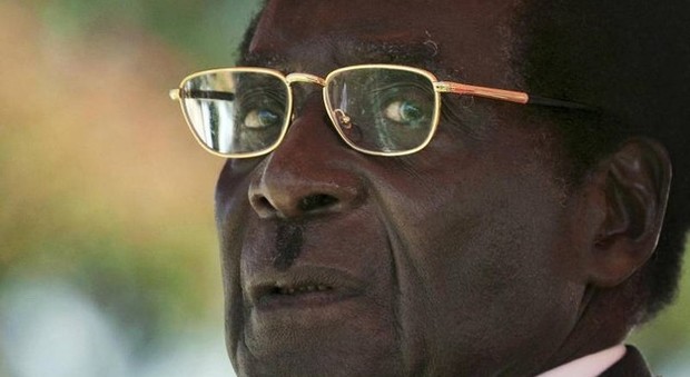 Zimbabwe, buonuscita d'oro per l'ex presidente Mugabe: 10 milioni di dollari
