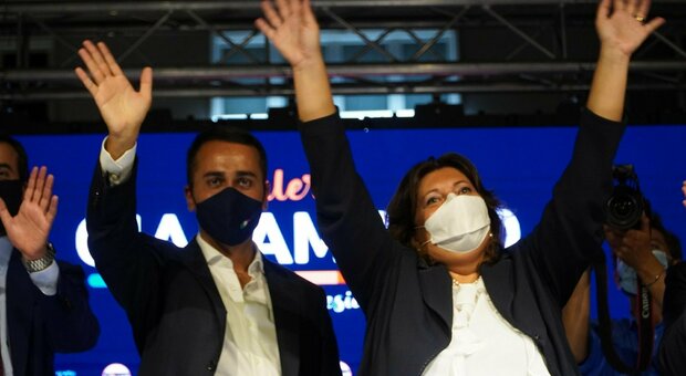Regionali Campania 2020, Ciarambino accusa: «I veri impresentabili sono Caldoro e De Luca»