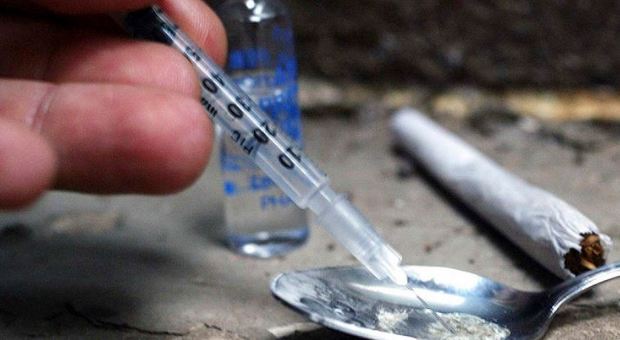 Prima morte per overdose da eroina sintetica: allarme dell'Istituto di Sanità