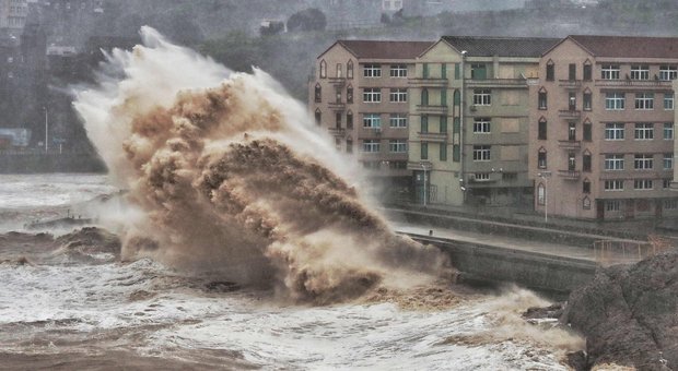 Cina, il tifone Lekima fa 32 morti. Evacuato più di un milione di persone