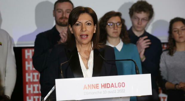 Elezioni Francia, flop della sindaca di Parigi Hidalgo (al 2%). E spariscono i socialisti