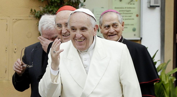 Papa Francesco a Ponte Mammolo: bagno di folla e tanti selfie