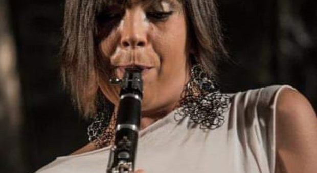 L’artista sarda Zoe Pia porta “Shardana” sul palco del Cotton Club, il tempio del jazz di Ascoli